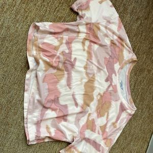 Old Navy Active pink camouflage breathe on